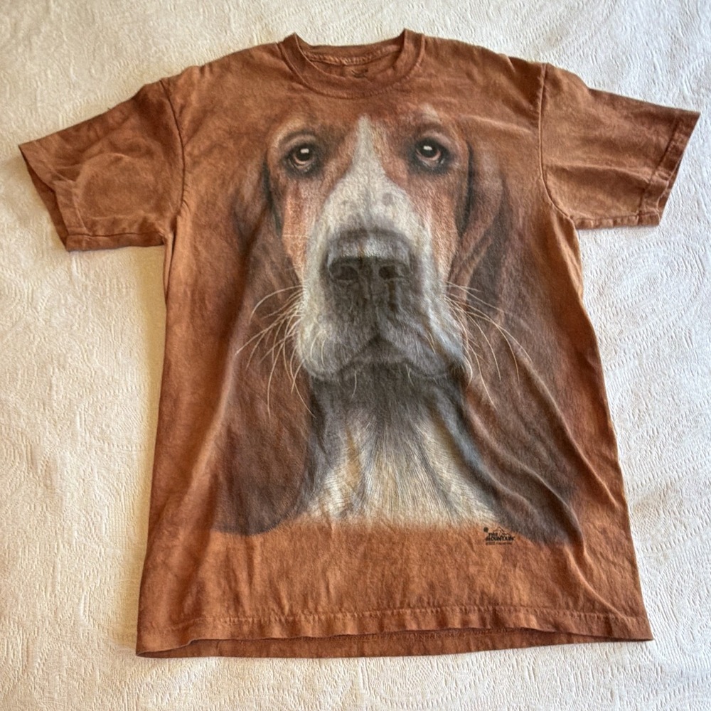 The Mountain Basset Hound Dog Graphic Print Brown Cotton T-Shirt Mens M